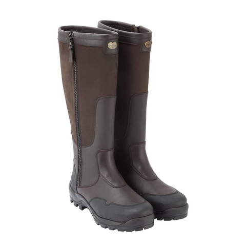 Bottes Le Chameau Turenne avec semelle Vibram Tahoe, doublure en cuir, et pare-pierres cousu pour une protection robuste sur tous terrains. Dotées de semelle onSteam et fermeture éclair pour un confort et une facilité d’utilisation optimaux, ces bottes combinent style et durabilité.
