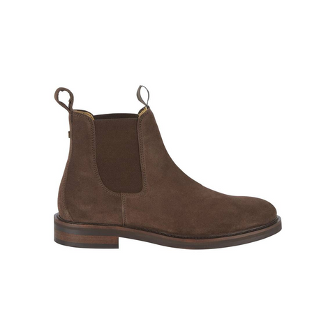 Bottines en daim Le Chameau La Chelsea pour homme, élégantes et confortables, avec semelle adhérente et intérieure respirante, idéales pour un usage urbain et décontracté. Offrent style, souplesse et praticité grâce à leur ouverture élastique et leur design moderne revisité.