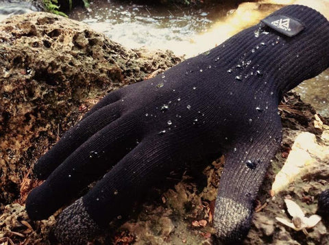 Gants imperméables Verjari Claw offrant une protection optimale contre la pluie, respirabilité et confort, parfaits pour vos activités outdoor par temps pluvieux, dotés de fonctionnalités tactiles et antidérapantes pour une utilisation pratique et sûre.