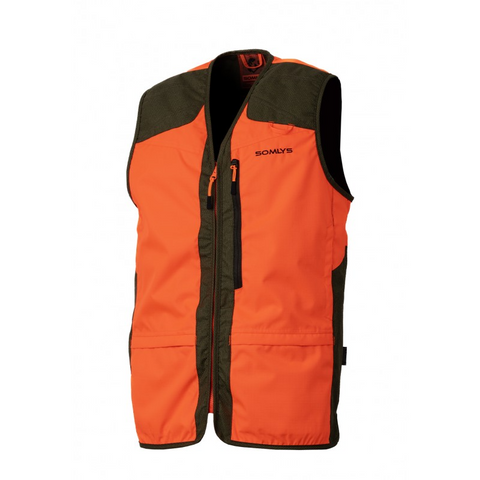 Gilet Somlys Light Traque pour chasseur, léger et conçu avec tissu anti-ronce, intégrant un carnier, multiples poches fonctionnelles dont une pour GPS, optimisant confort et mobilité lors des traques et battues en forêt