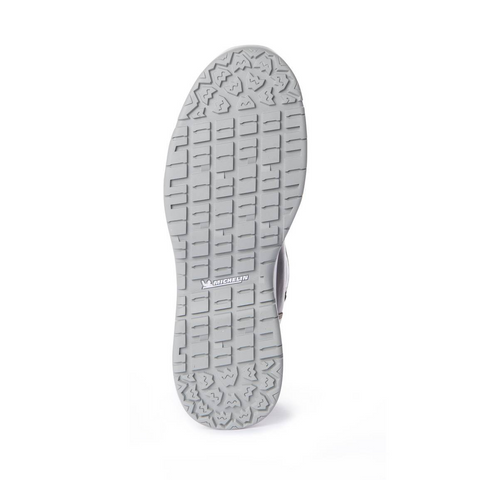 Bottes Le Chameau Pontus en cuir pleine fleur imperméable avec doublure 4 couches, semelle MICHELIN non marquante assurant adhérence optimale, idéales pour conditions hivernales extrêmes et activités en extérieur jusqu'à -20°C.