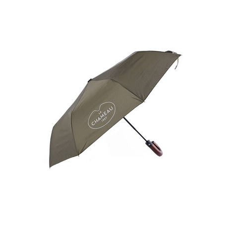 Parapluie Le Chameau imperméable et résistant aux tempêtes avec manche en bois, compact et élégant, idéal pour les événements formels et décontractés sur Shopify