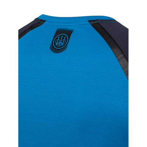 T-shirt Beretta Roundneck Logo pour homme en polypropylène et polyester avec graphisme ton sur ton; respirant, anti-odeurs, anti-UV, idéal pour les activités de plein air et le tir sportif; design élégant et confortable avec logo Beretta imprimé au dos et coupe droite pour un ajustement classique.
