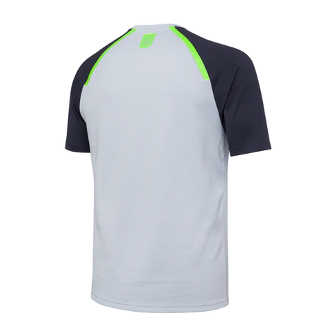 T-shirt Beretta Roundneck Logo pour homme en polypropylène et polyester avec graphisme ton sur ton; respirant, anti-odeurs, anti-UV, idéal pour les activités de plein air et le tir sportif; design élégant et confortable avec logo Beretta imprimé au dos et coupe droite pour un ajustement classique.
