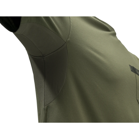 Image du T-shirt Beretta Tactical pour homme, en coton élastique avec un design graphique distinctif, une petite poche poitrine, et un logo imprimé Beretta au dos, idéal pour un style décontracté et des activités outdoor.