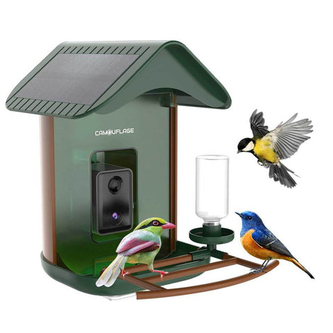 Mangeoire à oiseaux connectée Camouflage avec caméra IA, équipée pour détecter plus de 11 000 espèces, offrant visualisation live via application Birdlovers, autonomie durable grâce aux panneaux solaires intégrés, et interaction sonore enrichie avec micro et haut-parleurs intégrés