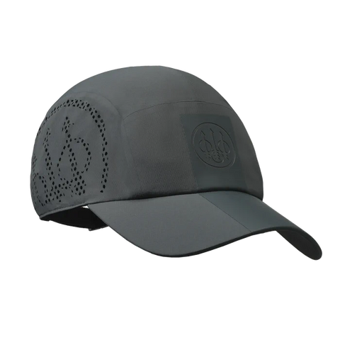 Casquette Beretta Tech unisexe en tissu technique léger avec bandes latérales perforées au laser pour une ventilation optimale, dotée d'un bandeau intérieur anti-transpiration et d'un système de réglage arrière, parfaite pour le sport et les jours chauds.