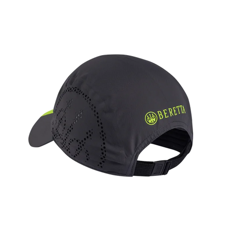 Casquette Beretta Tech unisexe en tissu technique léger avec bandes latérales perforées au laser pour une ventilation optimale, dotée d'un bandeau intérieur anti-transpiration et d'un système de réglage arrière, parfaite pour le sport et les jours chauds.