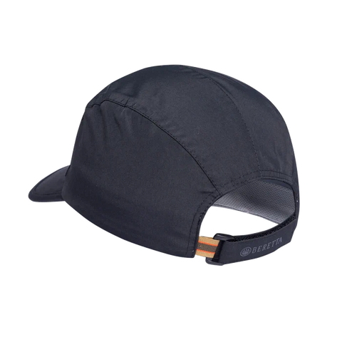 Casquette Beretta imperméable dotée de la membrane BWB EVO, résistante à l'eau et respirante, idéale pour les activités en extérieur par temps de pluie, avec un logo distinctif brodé pour un style unique.