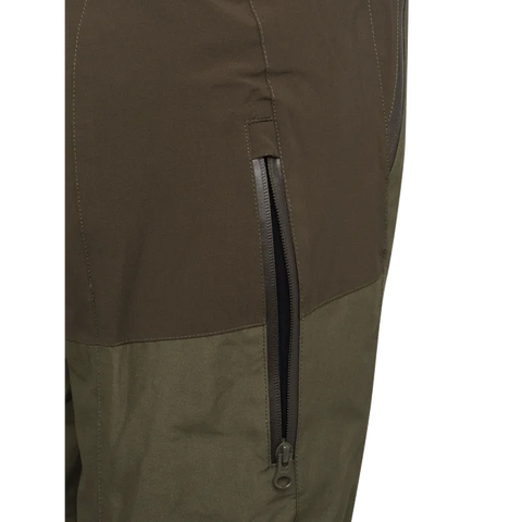 Pantalon de chasse pour femme Tri-Active EVO Beretta en motif Camo Max5, imperméable et respirant avec fermeture YKK et inserts élastiques pour une liberté de mouvement maximale, idéal pour les environnements de chasse en pleine nature.