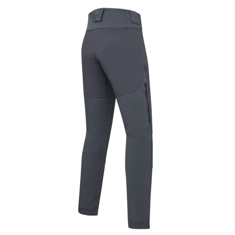 Pantalon de chasse pour femme Beretta 4 Way Stretch conçu pour l'outdoor avec élasticité et résistance, équipé d'inserts anti-abrasion, ventilation zippée, soutien lombaire élevé et coupe slim pour un confort durable dans les activités en automne et hiver.