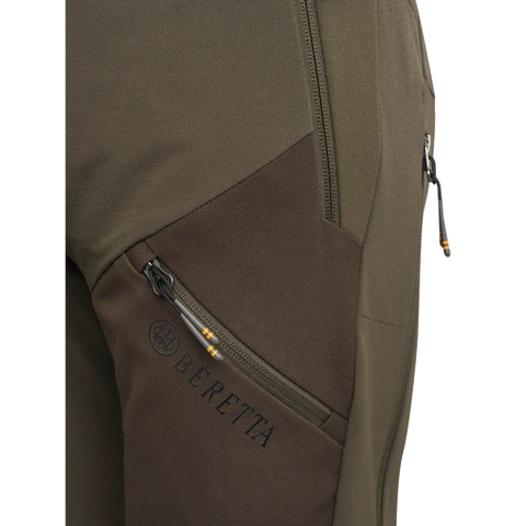 Pantalon de chasse Beretta Muker GTX pour homme, imperméable et respirant, idéal pour une chasse silencieuse. GORE Z-Liner, liberté de mouvement grâce au tissu élastique, zips de ventilation pour confort optimal dans des environnements exigeants