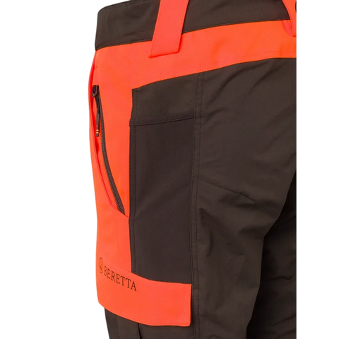 Pantalon de chasse Beretta Balcan pour terrains difficiles, résistant à l'eau avec inserts élastiques, idéal pour environnements denses et mobilité maximale.