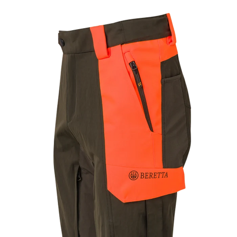 Pantalon de chasse Beretta Balcan pour terrains difficiles, résistant à l'eau avec inserts élastiques, idéal pour environnements denses et mobilité maximale.