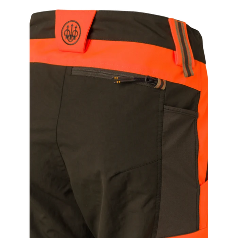 Pantalon de chasse Beretta Balcan pour terrains difficiles, résistant à l'eau avec inserts élastiques, idéal pour environnements denses et mobilité maximale.