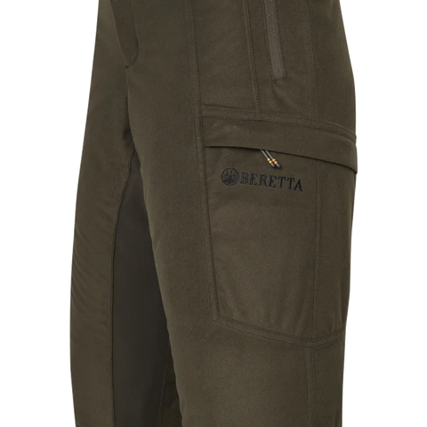 Pantalon Beretta Mull Insulated pour la chasse, imperméable et thermique avec membrane respirante, idéal pour environnements extrêmes, offrant confort et liberté de mouvement, en polyester élastique avec traitement DWR, couleur naturelle pour une chasse discrète.