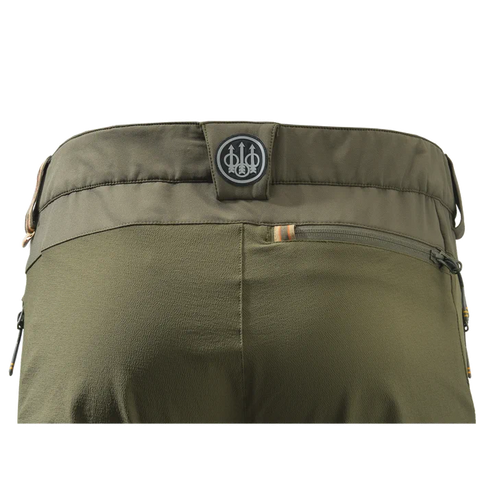 Pantalon Beretta Way Stretch EVO pour homme, idéal pour chasse en automne et hiver, avec matériau ultra-élastique, anti-abrasion, ceinture ergonomique, soutien lombaire en micropolaire, et coupe ajustée pour une liberté de mouvement maximale et confort optimal sur terrains difficiles.