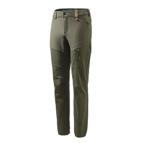 Pantalon Beretta Way Stretch EVO pour homme, idéal pour chasse en automne et hiver, avec matériau ultra-élastique, anti-abrasion, ceinture ergonomique, soutien lombaire en micropolaire, et coupe ajustée pour une liberté de mouvement maximale et confort optimal sur terrains difficiles.