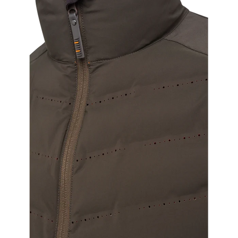 Gilet thermique pour homme Beretta Bezoar Hybrid conçu pour la chasse active, offrant respirabilité et thermorégulation grâce au rembourrage Freudenberg Comfortemp®, idéal pour températures entre 0°C et 10°C, fabriqué en nylon résistant, avec perforations laser et poches pratiques.