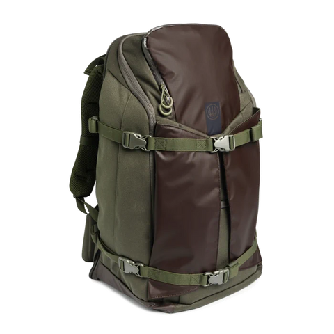 Sac à dos Beretta Ibex conçu pour chasseurs, capacité 50L+40L, 30L, 22L. Matière résistante et hydrofuge, multiples poches pour organisation, dos ergonomique et bretelles confortables. Idéal longues expéditions et protection équipements en plein air.