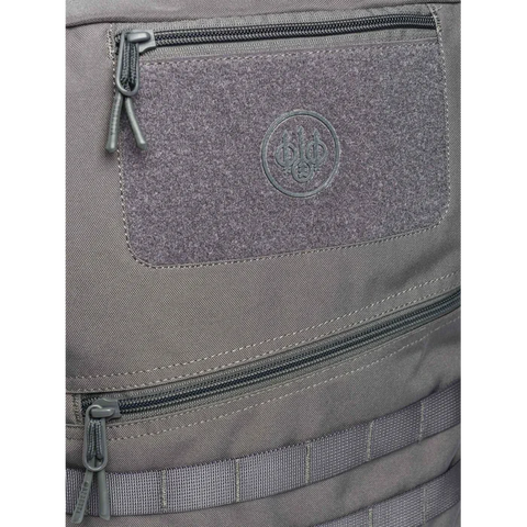 Front view of the Beretta Tactical Flank Backpack showcasing its M.O.L.L.E. system for functional gear arrangement, durable waterproof polyester material, and spacious design perfect for tactical use or daily commutes.