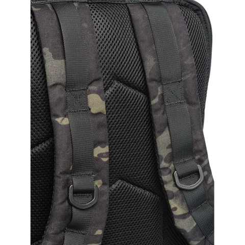 Sac à dos Beretta Tactical Flank Multicam de 17 L avec système M.O.L.L.E et compartiment pour ordinateur, idéal pour activités tactiques et missions sur le terrain, conception robuste en nylon hydrofuge avec poches YKK et intégration Multicam pour camouflage optimal.
