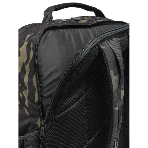 Sac à dos Beretta Tactical Flank Multicam de 17 L avec système M.O.L.L.E et compartiment pour ordinateur, idéal pour activités tactiques et missions sur le terrain, conception robuste en nylon hydrofuge avec poches YKK et intégration Multicam pour camouflage optimal.