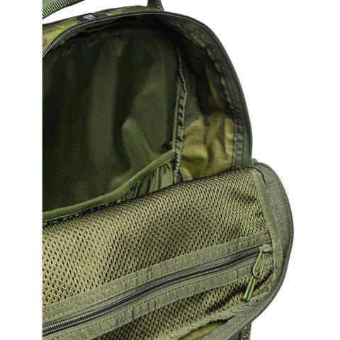 Sac à dos Beretta Tactical Flank Multicam de 17 L avec système M.O.L.L.E et compartiment pour ordinateur, idéal pour activités tactiques et missions sur le terrain, conception robuste en nylon hydrofuge avec poches YKK et intégration Multicam pour camouflage optimal.