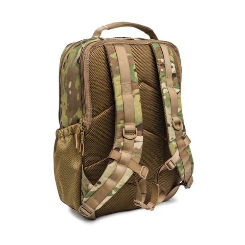 Sac à dos Beretta Tactical Flank Multicam de 17 L avec système M.O.L.L.E et compartiment pour ordinateur, idéal pour activités tactiques et missions sur le terrain, conception robuste en nylon hydrofuge avec poches YKK et intégration Multicam pour camouflage optimal.