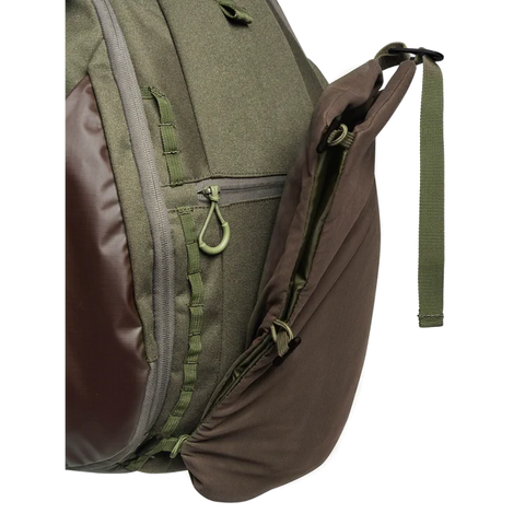 Sac à dos Beretta Ibex conçu pour chasseurs, capacité 50L+40L, 30L, 22L. Matière résistante et hydrofuge, multiples poches pour organisation, dos ergonomique et bretelles confortables. Idéal longues expéditions et protection équipements en plein air.