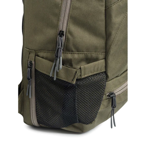 Sac à dos multifonctions Beretta de 20 litres, conçu pour des activités extérieures telles que chasse, randonnée et tir sportif. Fabriqué en matériau hydrofuge et résistant, avec bretelles rembourrées et dos respirant pour un confort optimal.