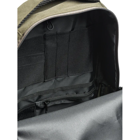 Sac à dos multifonctions Beretta de 20 litres, conçu pour des activités extérieures telles que chasse, randonnée et tir sportif. Fabriqué en matériau hydrofuge et résistant, avec bretelles rembourrées et dos respirant pour un confort optimal.