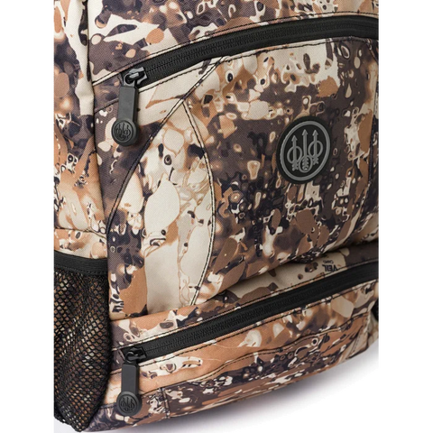 Sac à dos Beretta B-Xtreme de 20L, idéal pour les randonnées et la chasse, avec matériau hydrofuge et bretelles rembourrées pour un confort optimal. Comprend des poches multiples, fermeture éclair YKK, et design compact pour un usage extérieur multifonction.
