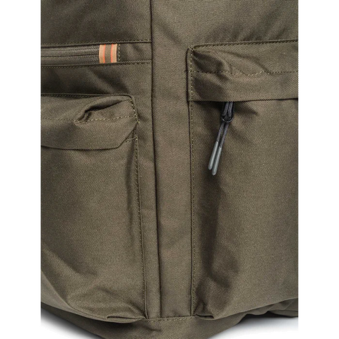 Sac à dos Beretta 25 L robuste et imperméable, parfait pour la chasse et les activités de plein air, avec poches latérales et frontales, design ergonomique et bretelles rembourrées pour un confort optimal sur de longues distances.