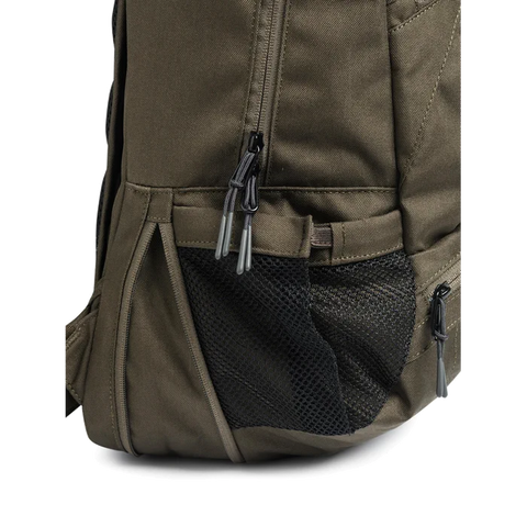 Sac à dos multifonctions Beretta de 20 litres, conçu pour des activités extérieures telles que chasse, randonnée et tir sportif. Fabriqué en matériau hydrofuge et résistant, avec bretelles rembourrées et dos respirant pour un confort optimal.