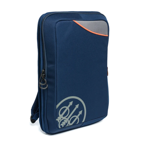 Image du sac à dos Beretta Uniform Pro EVO en polyester, conçu pour transporter efficacement et confortablement la mallette rigide d'un fusil avec des sangles ajustables et des bretelles rembourrées, idéal pour les tireurs sportifs et chasseurs recherchant durabilité et praticité.