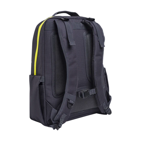 Image du sac à dos Beretta Challenge de 18 litres, fabriqué en polyester résistant avec des fermetures éclair YKK, conçu pour le confort et la durabilité avec des bretelles rembourrées, adapté aux activités quotidiennes et aux voyages.