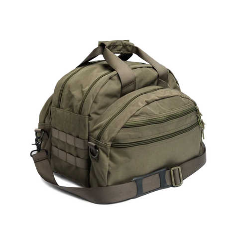 Image du sac de tir Beretta Tactical de 38 litres, conçu pour transporter tout l'équipement nécessaire pour une journée d'entraînement, avec un grand compartiment principal et des poches latérales pour une organisation optimale. Parfait pour les amateurs de tir, ce sac est fabriqué avec un matériau hydrofuge résistant et une glissière YKK pour une durabilité accrue.