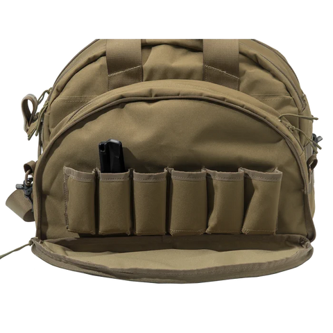 Image du sac de tir Beretta Tactical de 38 litres, conçu pour transporter tout l'équipement nécessaire pour une journée d'entraînement, avec un grand compartiment principal et des poches latérales pour une organisation optimale. Parfait pour les amateurs de tir, ce sac est fabriqué avec un matériau hydrofuge résistant et une glissière YKK pour une durabilité accrue.