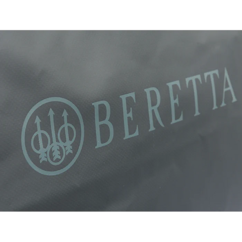 Sac à gibier Beretta résistant et imperméable idéal pour la chasse, transport sécurisé de petit gibier et gros gibier, conçu en PVC avec coutures thermosoudées, capacité maximale 80 kg, adapté aux cerfs, chamois et sangliers, pliable pour un rangement facile.