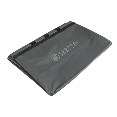 Sac à gibier Beretta résistant et imperméable idéal pour la chasse, transport sécurisé de petit gibier et gros gibier, conçu en PVC avec coutures thermosoudées, capacité maximale 80 kg, adapté aux cerfs, chamois et sangliers, pliable pour un rangement facile.