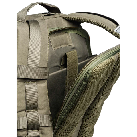 Sac à dos Beretta Tactical 29L polyvalent et hydrofuge, idéal pour les activités tactiques en extérieur et sur le terrain avec système M.O.L.L.E., bretelles matelassées confortables et compartiments spacieux pour une organisation optimale des équipements.