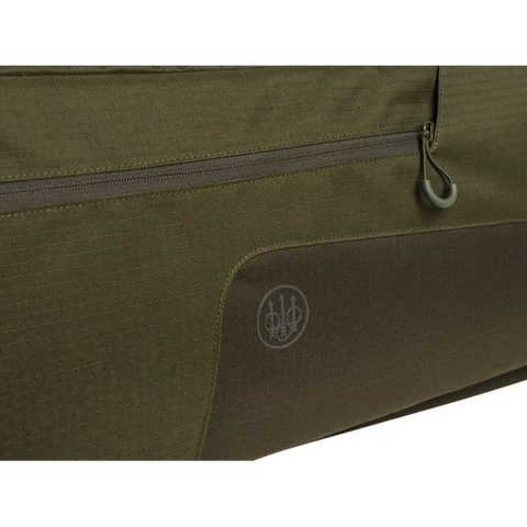 Sac à dos multifonctions Beretta de 20 litres, conçu pour des activités extérieures telles que chasse, randonnée et tir sportif. Fabriqué en matériau hydrofuge et résistant, avec bretelles rembourrées et dos respirant pour un confort optimal.