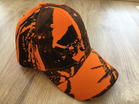 Casquette Hunt Power DOGZE en 100% coton avec motif camo fluo orange, idéale pour la chasse et les activités en plein air, offrant visibilité et confort avec un design unique. Accessoire indispensable pour les amateurs de nature et d'aventures extérieures.