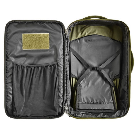 Sac à dos Bergara de voyage de 30 litres, fabriqué en Cordura avec fermetures YKK, featuring bretelles ergonomiques et rembourrées, compartiments pour ordinateur portable, trousse de toilette amovible, et système MOLLE sur poche avant. Idéal pour courts séjours avec confort et organisation.
