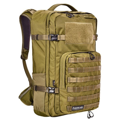 Sac à dos Bergara de voyage de 30 litres, fabriqué en Cordura avec fermetures YKK, featuring bretelles ergonomiques et rembourrées, compartiments pour ordinateur portable, trousse de toilette amovible, et système MOLLE sur poche avant. Idéal pour courts séjours avec confort et organisation.
