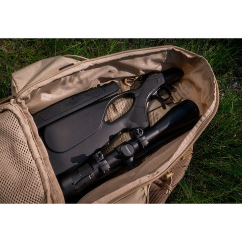 Sac à dos tactique Bergara fabriqué en Cordura, idéal pour les missions militaires et les aventures en extérieur, avec un design ergonomique pour un confort optimal et de multiples compartiments pour une organisation efficace, couleur sable