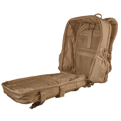 Sac à dos tactique Bergara fabriqué en Cordura, idéal pour les missions militaires et les aventures en extérieur, avec un design ergonomique pour un confort optimal et de multiples compartiments pour une organisation efficace, couleur sable