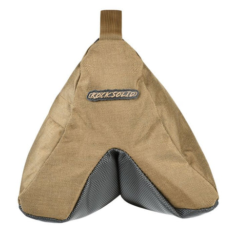 Image montrant le sac de tir Bergara utilisé pour améliorer la précision des carabines et fusils, conçu avec des matériaux durables et résistants à l'eau, présentant une fermeture éclair YKK®, idéale pour les tireurs et chasseurs recherchant stabilité et facilité de transport. Ce sac au design antidérapant s'adapte à divers supports pour des activités de tir en extérieur.