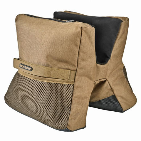 Image montrant le sac de tir Bergara utilisé pour améliorer la précision des carabines et fusils, conçu avec des matériaux durables et résistants à l'eau, présentant une fermeture éclair YKK®, idéale pour les tireurs et chasseurs recherchant stabilité et facilité de transport. Ce sac au design antidérapant s'adapte à divers supports pour des activités de tir en extérieur.